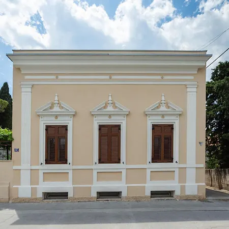 Vila Antique Garden Split