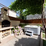 Antique Garden Villa