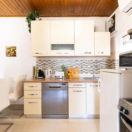 Villa Antique Garden