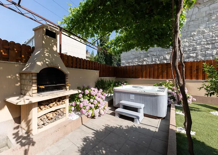 Antique Garden 别墅