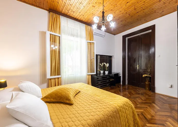 Antique Garden * Split